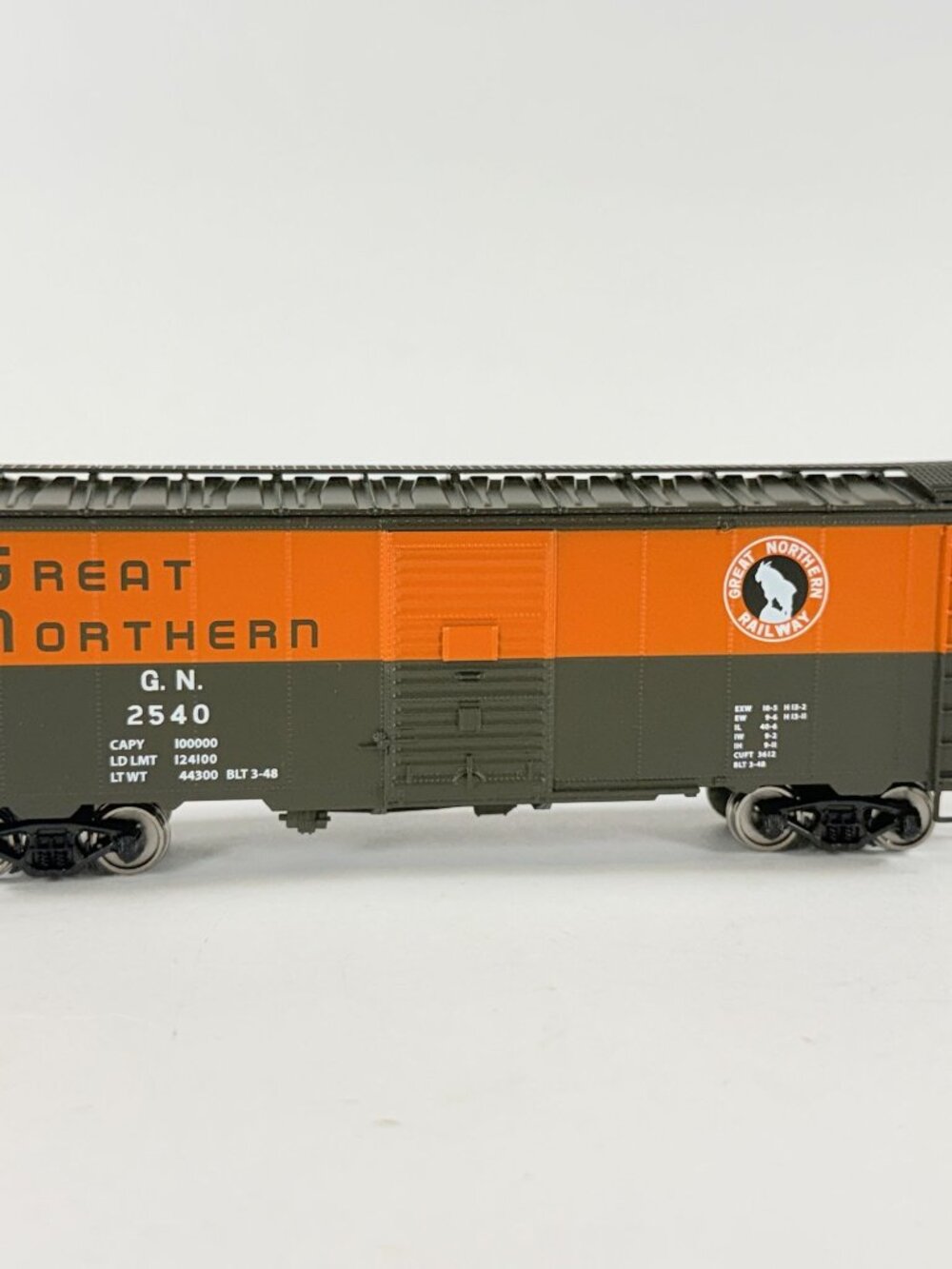 Walthers Mainline HO Scale Great Northern 40' AAR 1948 Boxcar 2540
